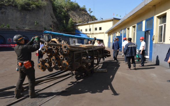 鑫輝源煤業(yè)透水事故應急救援演練 (2)479.png