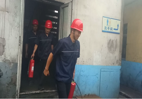 股份洗煤廠消防應(yīng)急演練活動(dòng)報(bào)道(1)(2)478.png